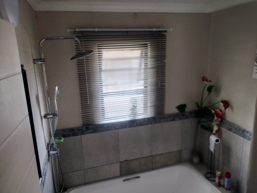 2 Bedroom Property for Sale in Navalsig Free State